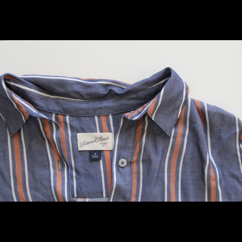 Funky Vintage-looking button-up - Picture 4 of 4